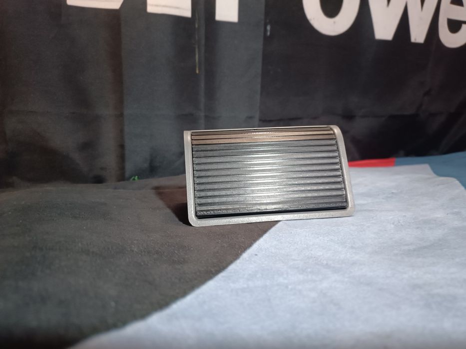 Cinzeiro para consola central bmw  compatível com todos os modelos e46