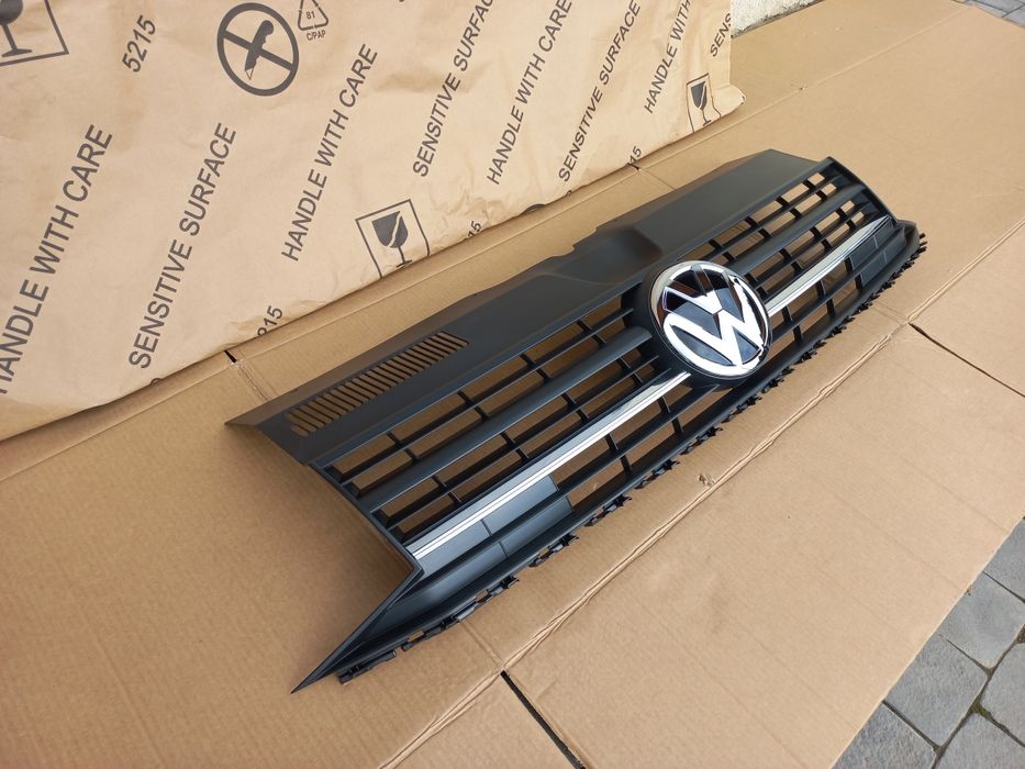 VW T6 Т6 Caravelle Multivan 2015-19 Решітка радіатора бампера ОРИГІНАЛ