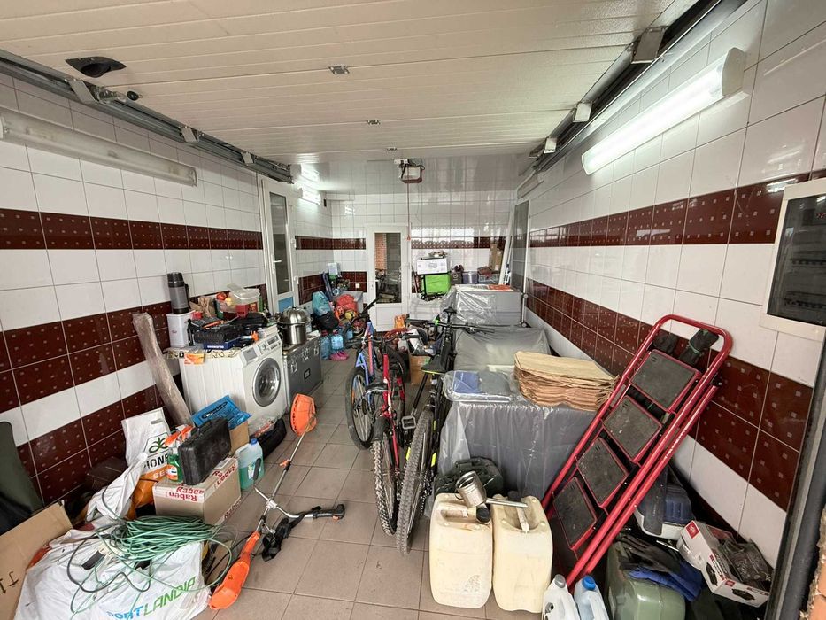 Продаж цегляного двоповерхового будинку 128 м2 з банею.