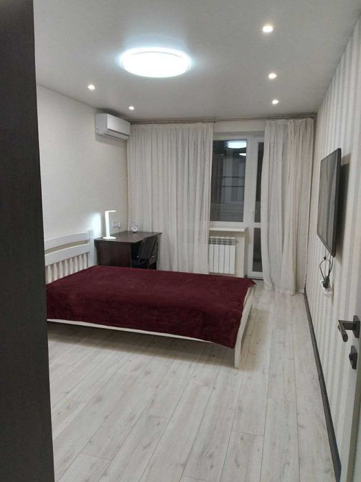 Продам 2 к.кв. Центр м. Университет/Научная.