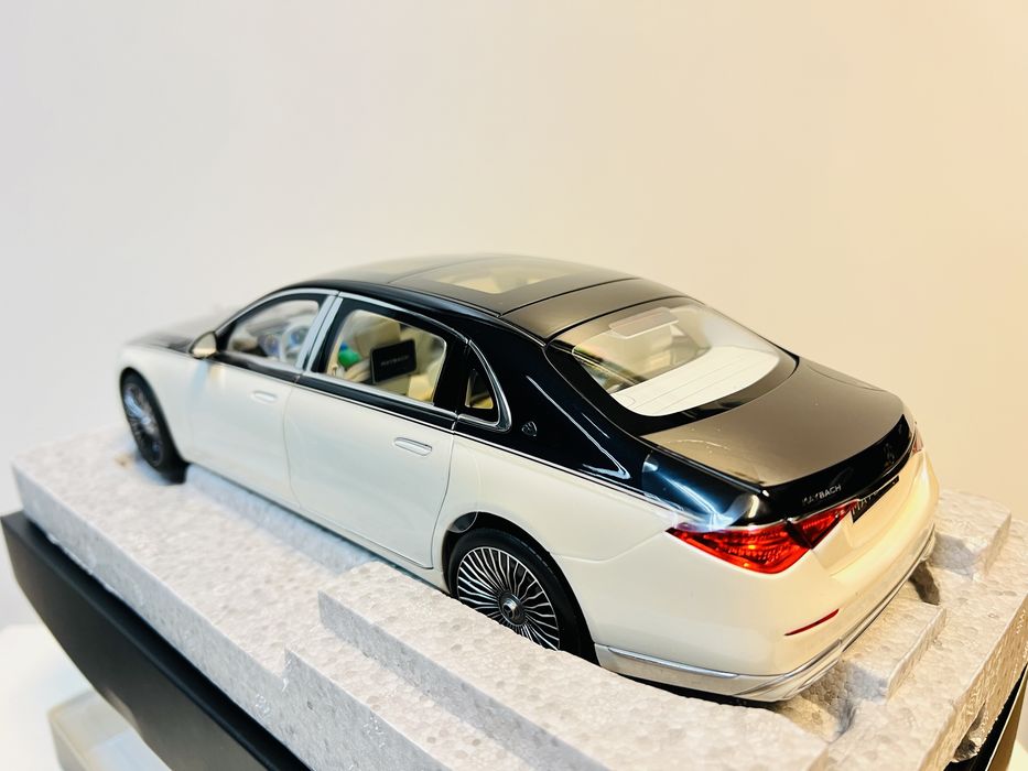 Mercedes-Benz Maybach X223 kolor czerno-biały Norev 1/18 full open