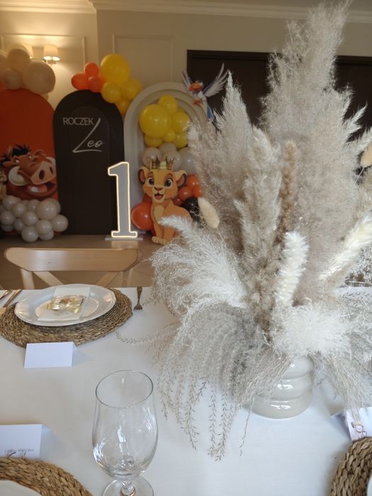 Świecznik ze strusimi piórami, dekoracja stołu, boho, pampasy, stojak