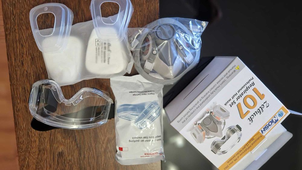 Máscara respiratória profissional com filtros