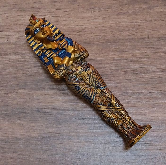 Estatueta do faraó egipcio Tutankamon