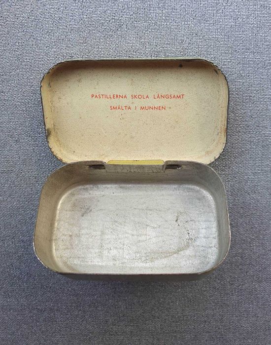 Caixas de lata Klover e Tyrosolvetter para colecção