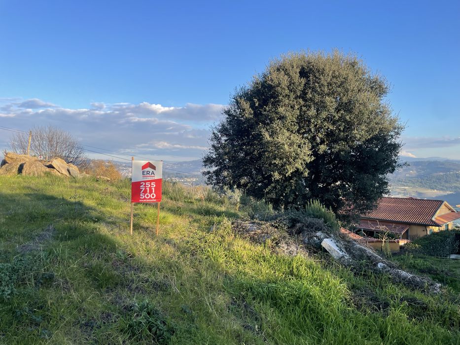 Terreno para construção em Canelas