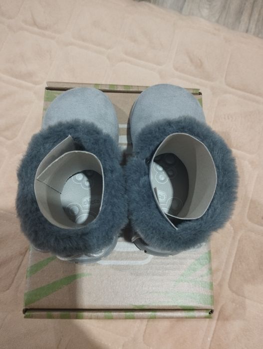 Продам демісезонне дитяче взуття Chicco Fiorella , 20 розмір.