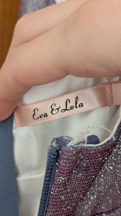 Brokatowa sukienka maxi