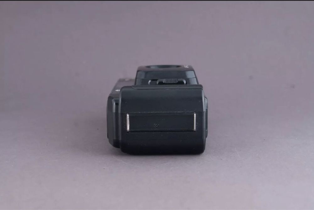 Фотоаппарат Minolta AF-DL Quartz Date Point&Shoot