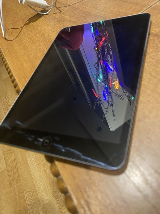 IPad в хорошем состоянии ,7,9