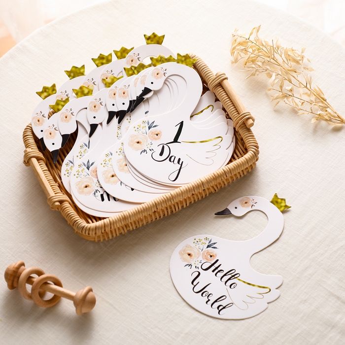 Картки для фотосесії новонародженого