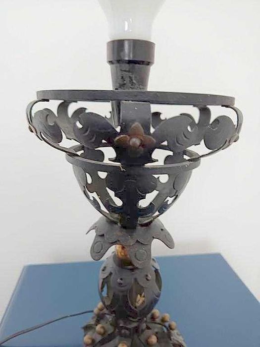 lampa z abażurem