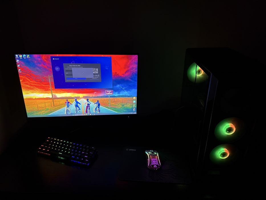 Vendo torre gaming com todos os periféricos