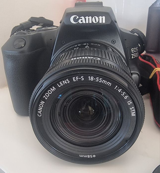 Câmera Digital Canon EOS 250D