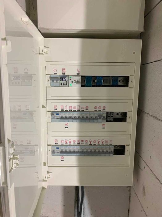 Послуги електрика | Електромонтаж під ключ * Електрик – Коломия