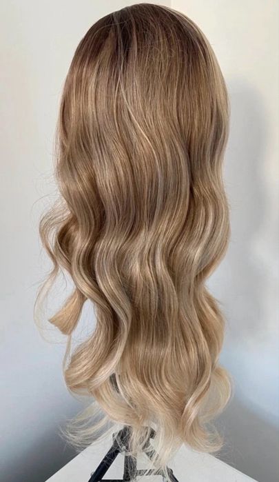 Lace front loira de repartição livre