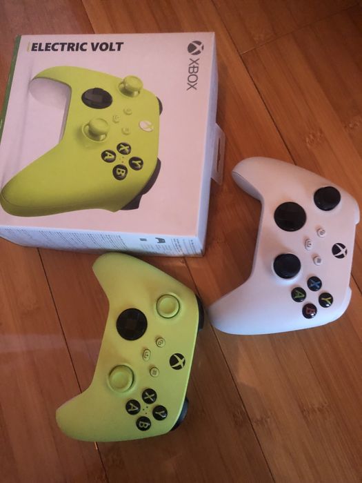 Xbox Series S 512 Gb,два геймпади