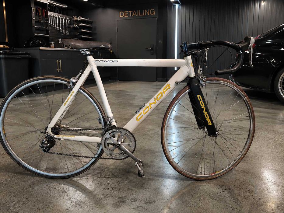Bicicleta de estrada CONOR