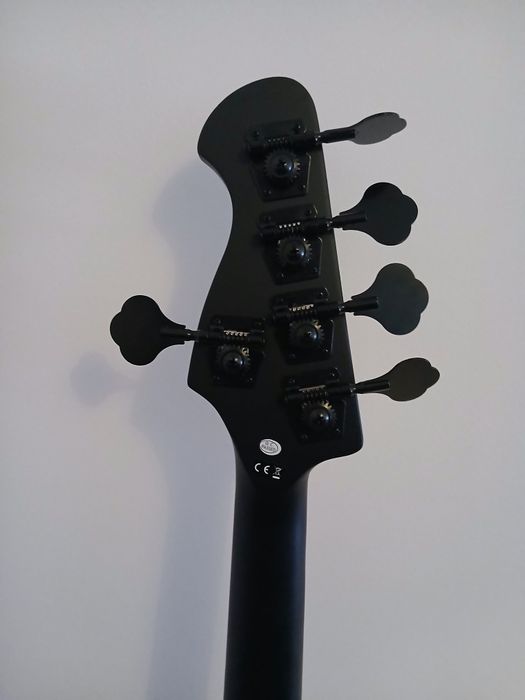 Baixo 5 cordas Harley Benton MB5 SBK