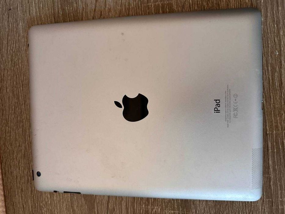 Продаю Apple iPad 4 (4 поколение, Lightning).
