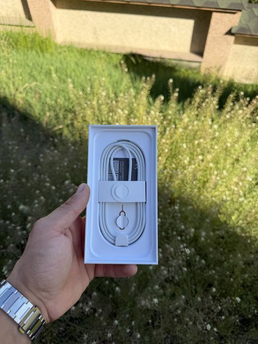 Ідеальний Iphone 17pro Silver