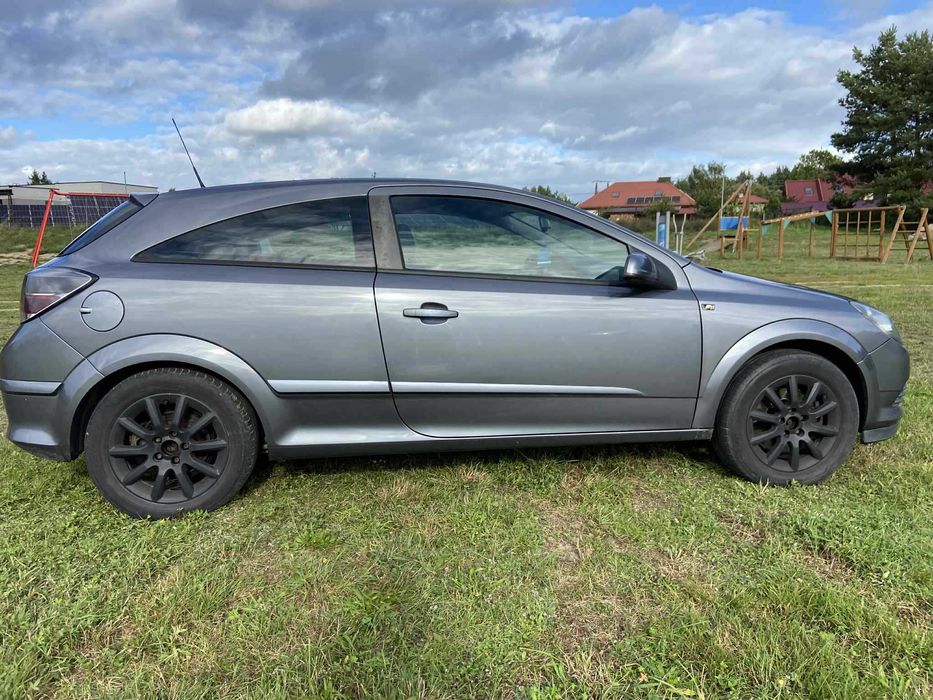 Opel ASTRA H GTC 1.9