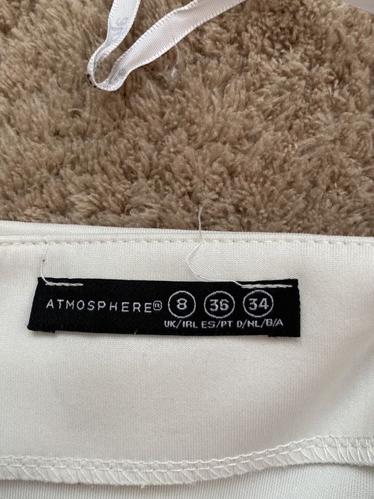 Sukienka biała wieczorowa