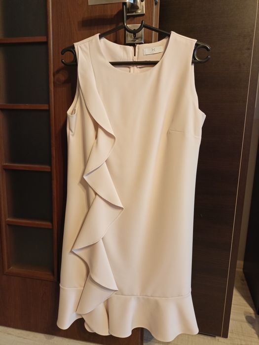 Sukienka elegancka kolor beżowy rozmiar M