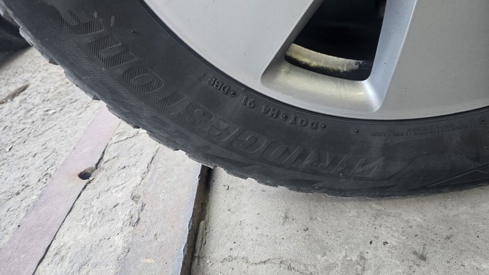 Bridgestone blizzak r18 255/55