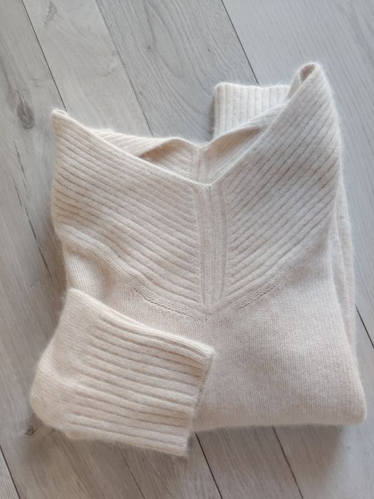 Christian Berg sweter angora