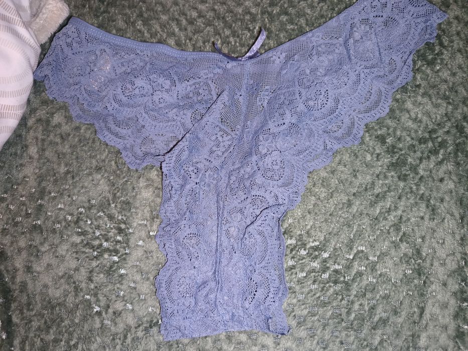 Cztery pary majtek damskich