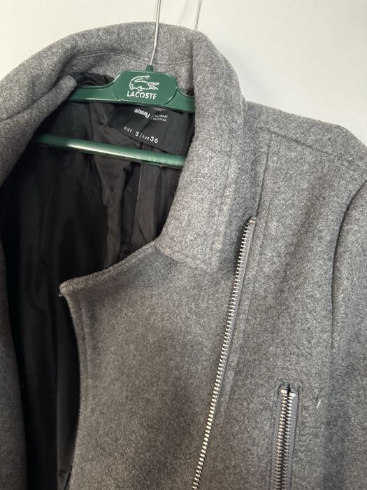 Płaszcz damski na zamek