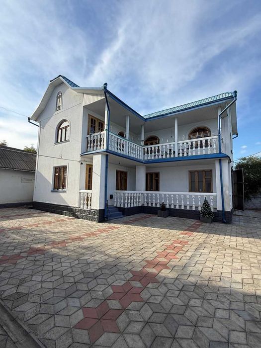 Продається велике домоволодіння в селі Драчинці