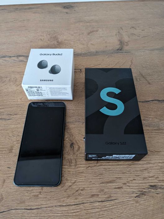 SAMSUNG S22 stan bardzo dobry plus nowe słuchawki GALAXY BUDS 2 !!!