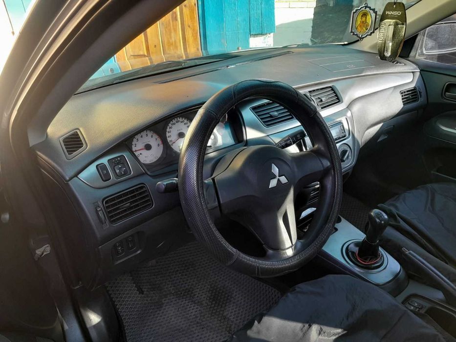 Продам автомобиль Mitsubishi lancer v хорошем состоянии 3300$