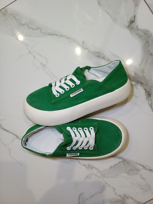 Кросівки дитячі 38 розмір