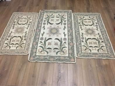 Conjunto de 3 Tapetes de Arraiolos