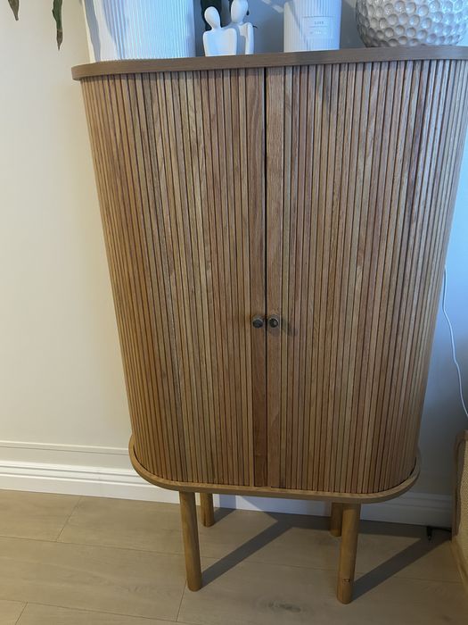 Szafka wysoka komoda ryflowana