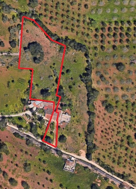 Terreno com Ruina em Albufeira