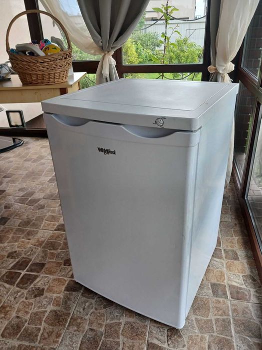 Компактна морозильна камера Whirlpool AFB 601 (88 літрів)
