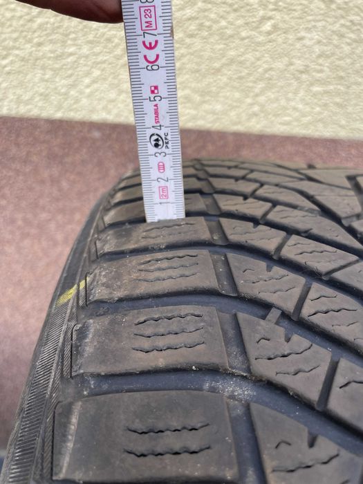 Opony zimowe Yokohama 245/45 R19 - 4 szt.