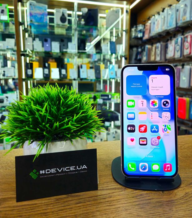 Смартфон iPhone 13 128Gb (АКБ 100%) Neverlock