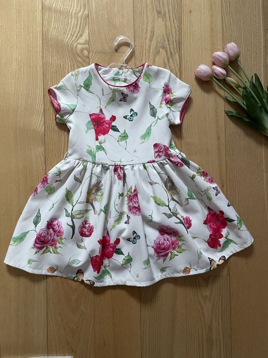 Sukienki dla dziewczynki rozmiar 110 kwiaty lato