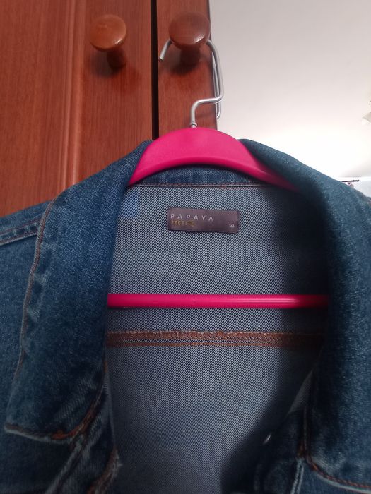 Продаю жіночу джинсову куртку