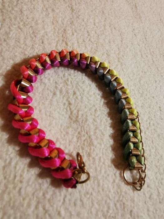 Zestaw bransoletka tęczowa kolczyki kokardki białe