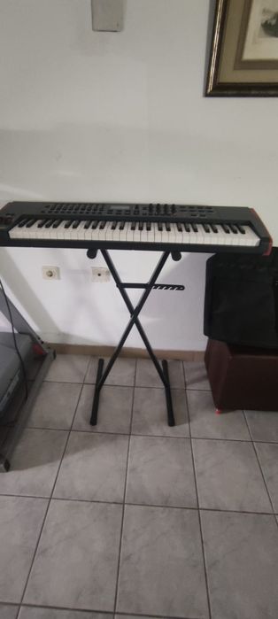 Novation Impulse 61 + pedal, suporte e bolsa
