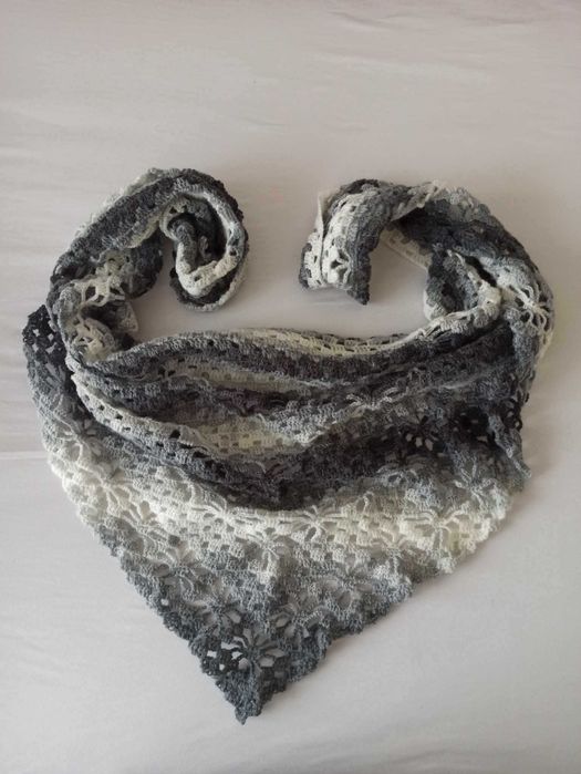 Otul się ciepłem jesieni – ręcznie robiona chusta szydełkowa! Ombre