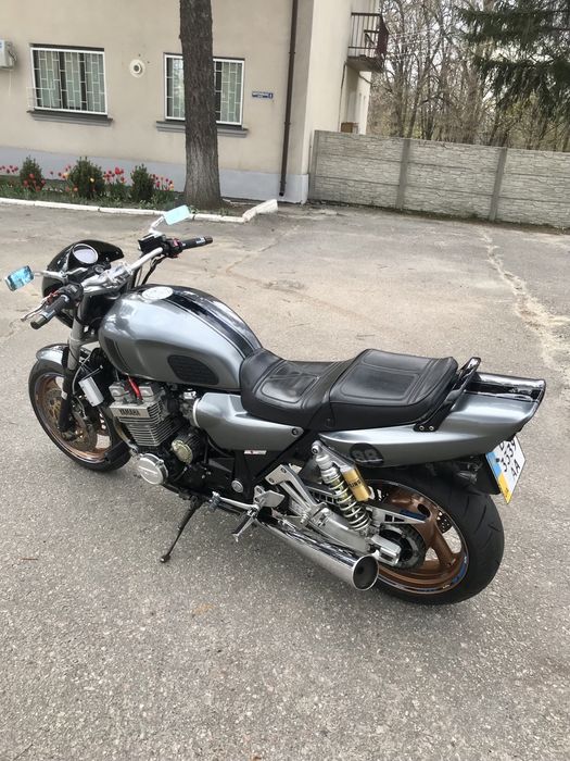 Легендарний Ямаха XJR 1200 в крутому відреставрованому стані