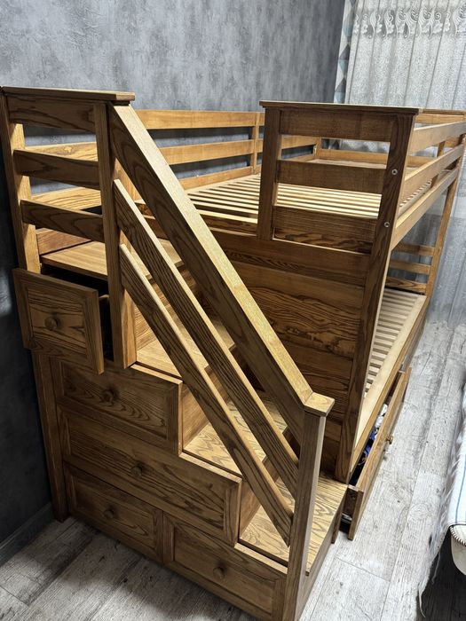 Ліжко двоповерхове масив ясеня