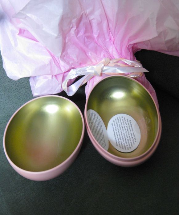 Egg-shaped Packaging with Easter Bunny Images423971656293437447